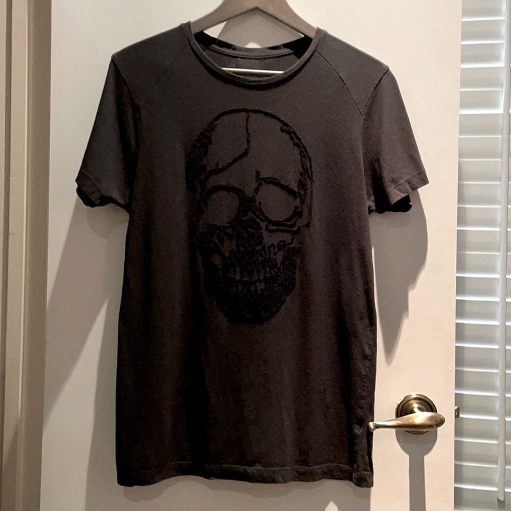 Skull Embroidered T-shirt